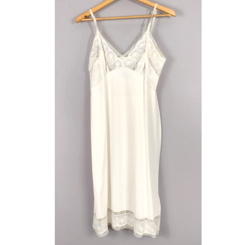 Vintage 60s Hollywood Vassarette Munsingwear Creme Floral Lace Lingerie 36 FLAWS
